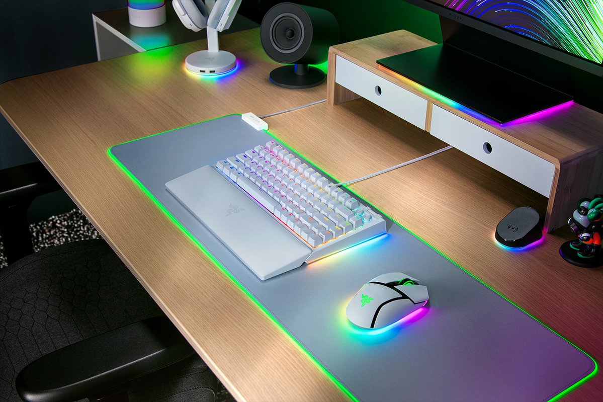 Razer BlackWidow V4 75% Mechanical Gaming Keyboard - White RZ03-05001700-R3M1